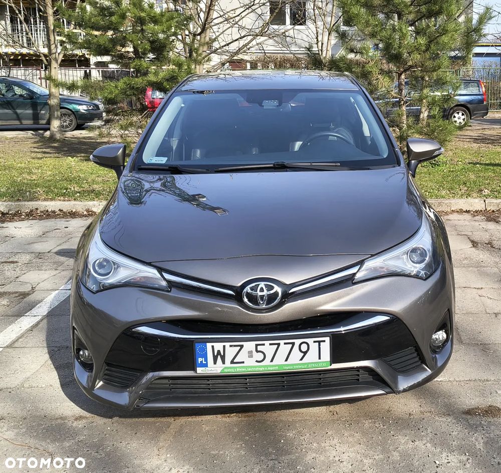 Toyota Avensis 1.8 Active MS - 2