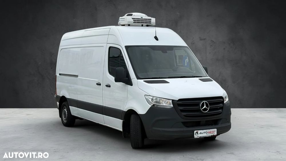 Mercedes-Benz Sprinter - 13