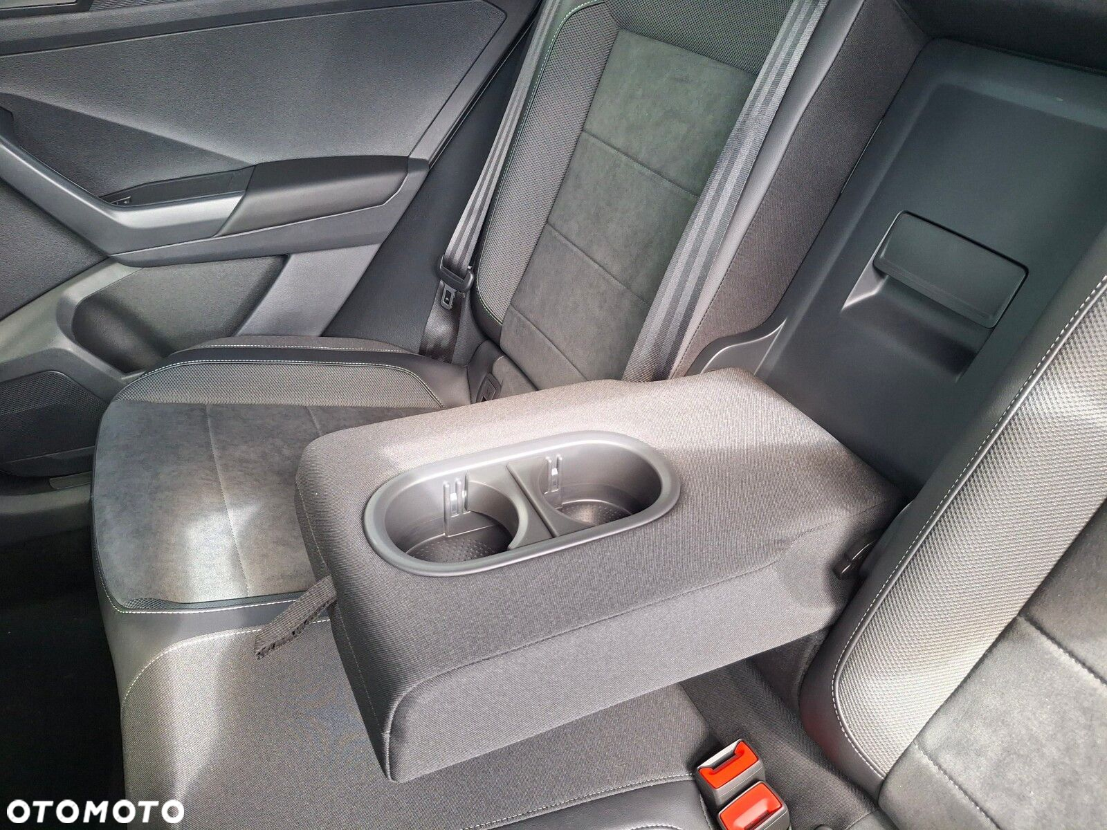 Volkswagen T-Roc 1.5 TSI R-Line Plus DSG - 24