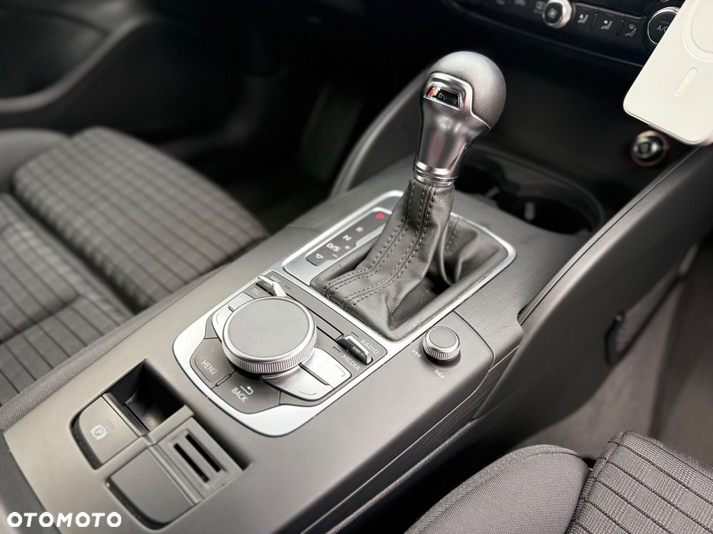 Audi A3 Sportback 2.0 TDI Sport S tronic - 21