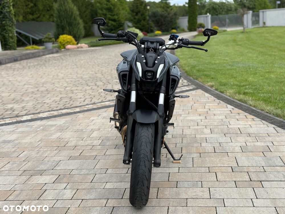Yamaha MT - 17