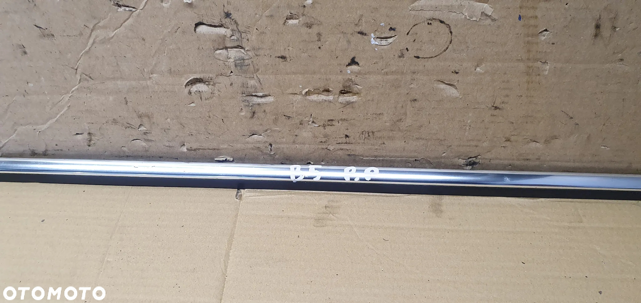 Listwa zgarniająca drzwi prawy przód chrom VW Passat B5 FL - 3