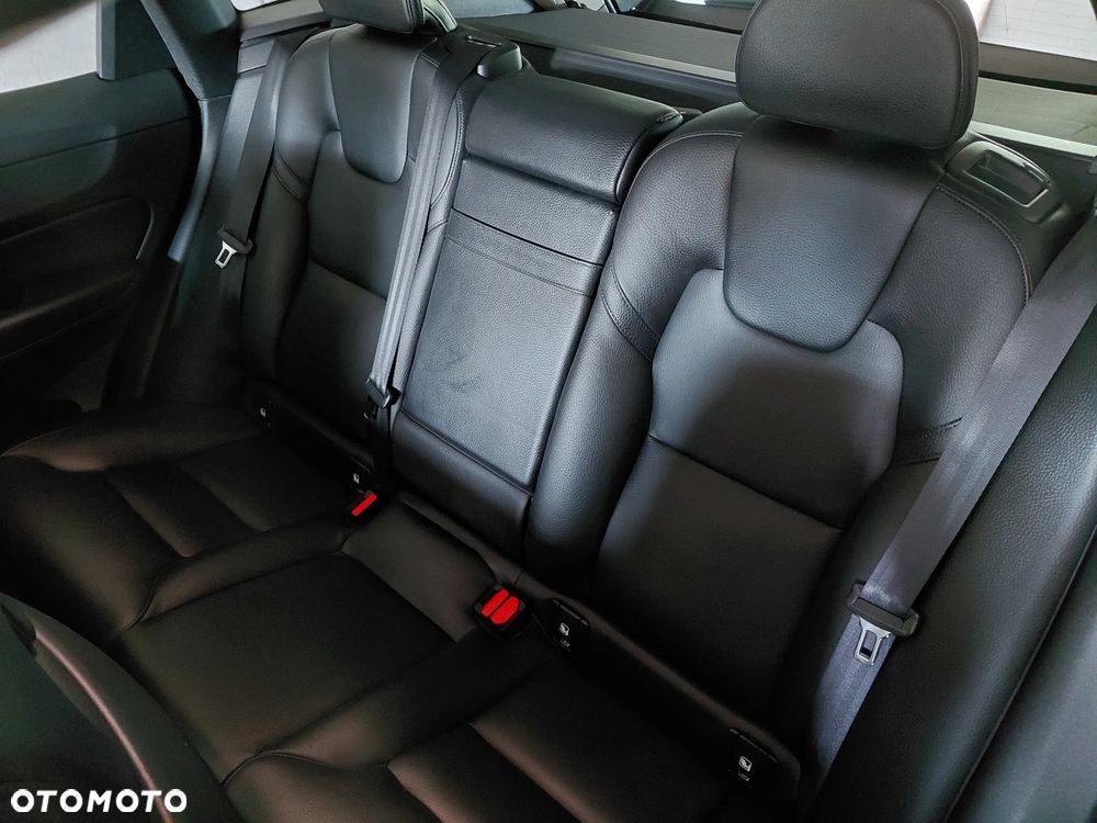 Volvo XC 60 D3 Momentum Pro - 8