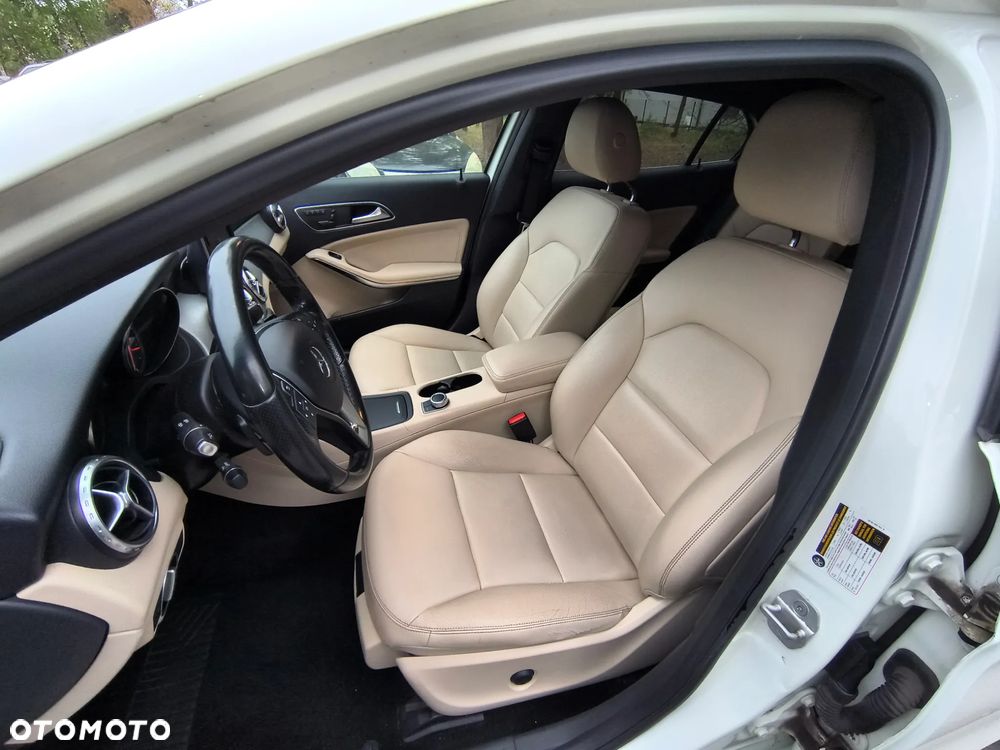 Mercedes-Benz GLA 250 4Matic 7G-DCT Activity Edition - 31