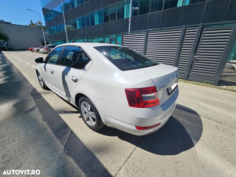 Skoda Octavia 1.6 TDI AMBITION - 6