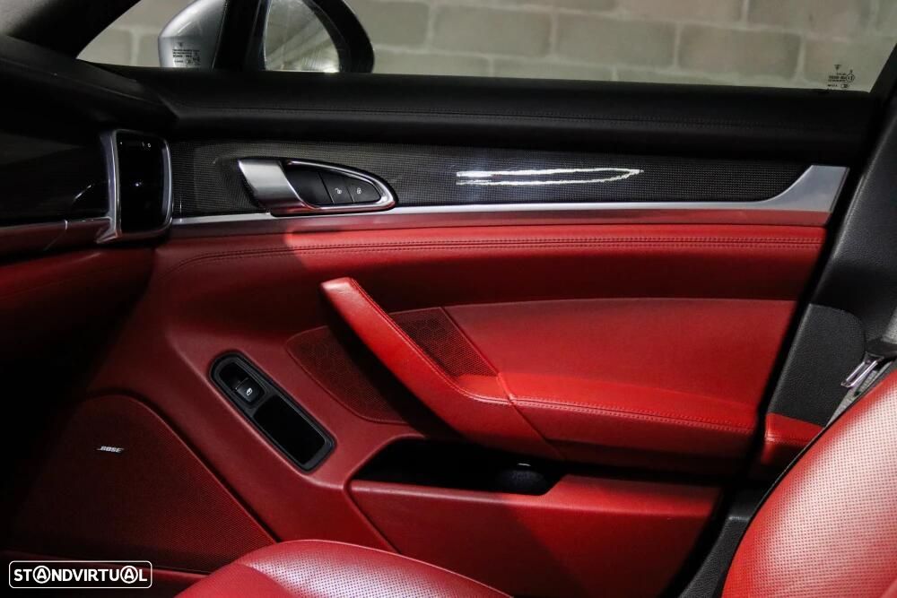Porsche Panamera - 31