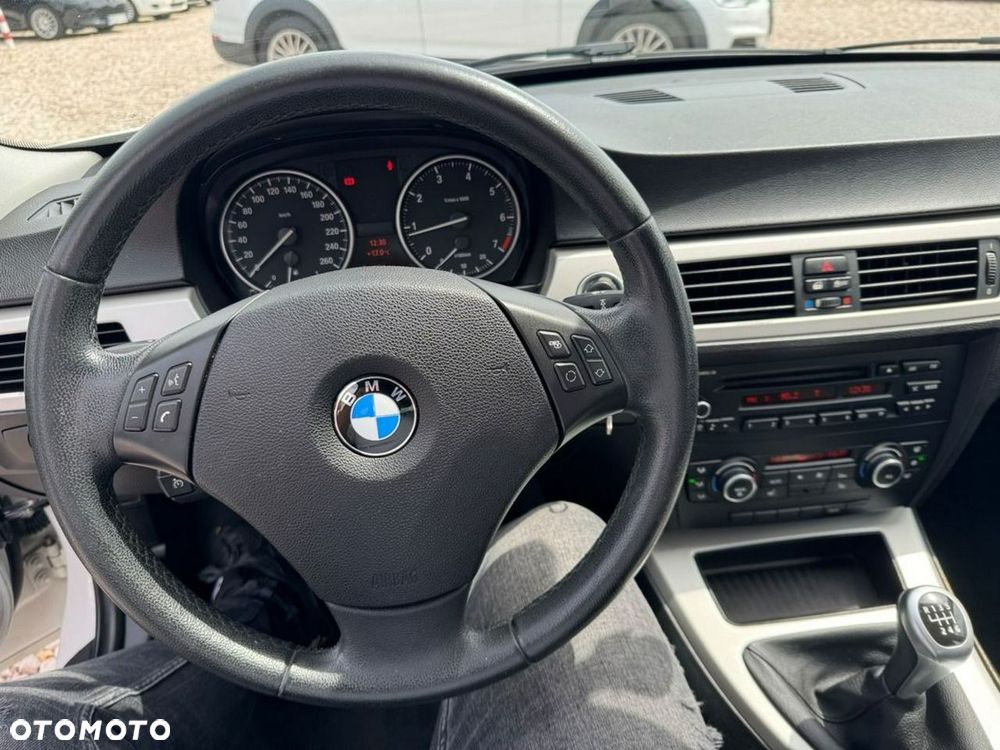BMW Seria 3 - 15