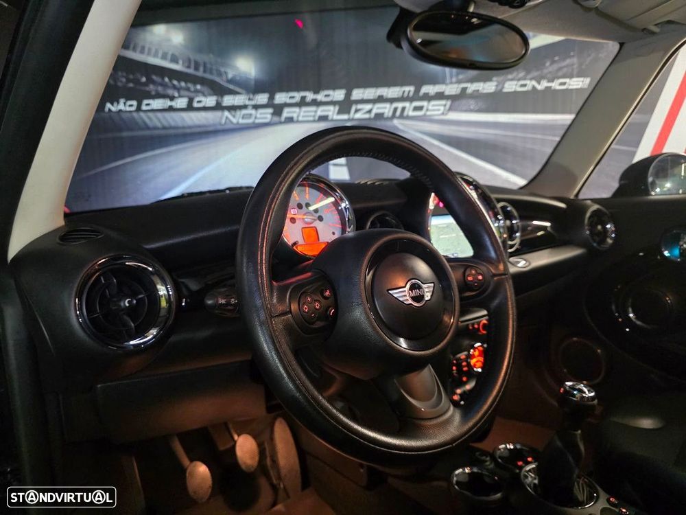 MINI 3 Portas Cooper D - 17