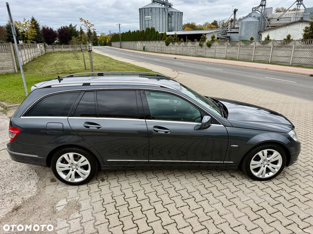 Mercedes-Benz Klasa C 250 CGI T Automatik BlueEFFICIENCY Avantgarde - 22
