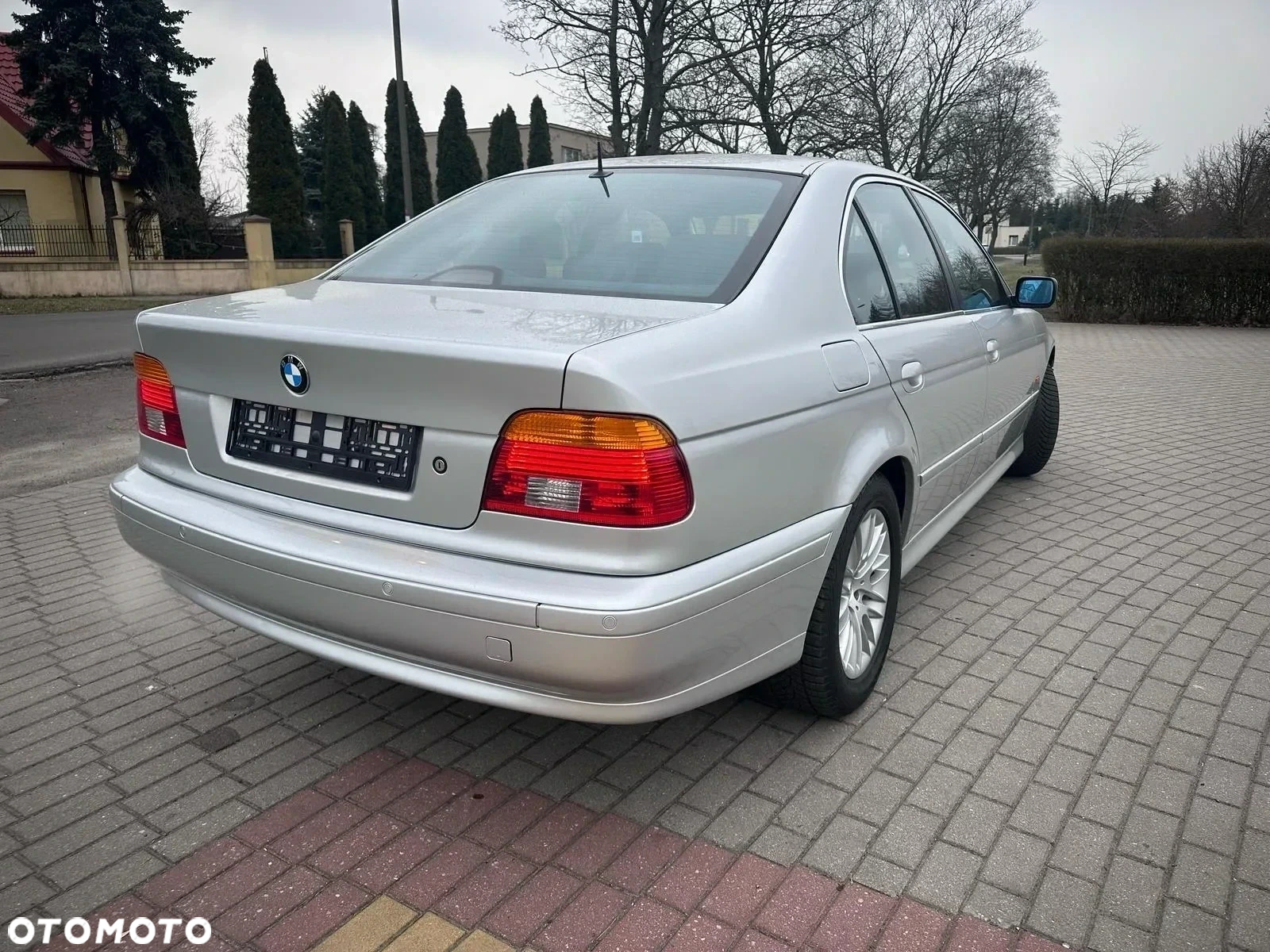 BMW Seria 5 520i - 4