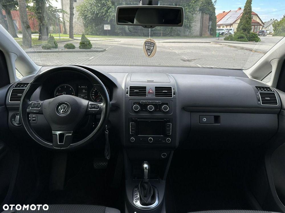 Volkswagen Touran - 14