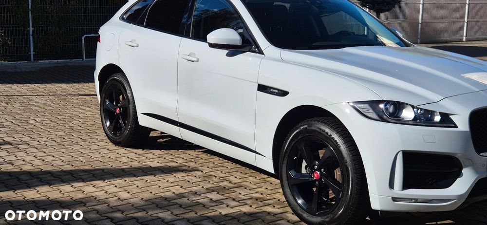 Jaguar F-Pace 2.0 i4D AWD R-Sport - 29