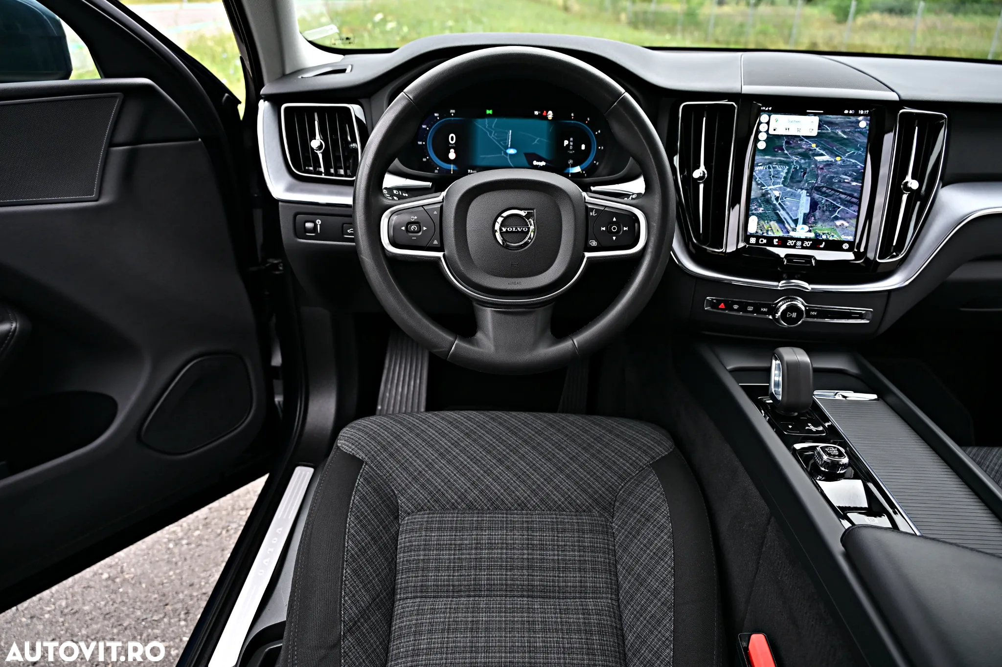 Volvo XC 60 B4 D AWD Geartronic Momentum Pro - 12
