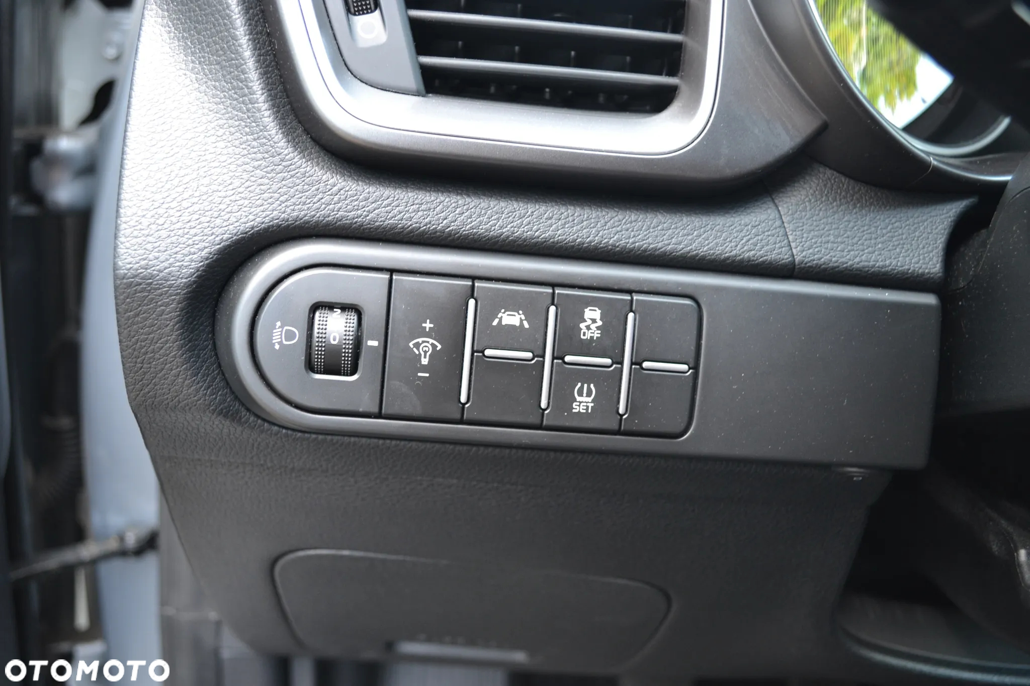 Kia Ceed 1.6 CRDi SCR M - 17