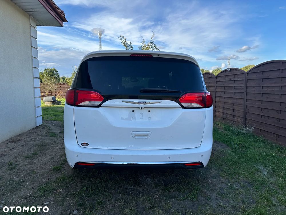 Chrysler Pacifica - 7