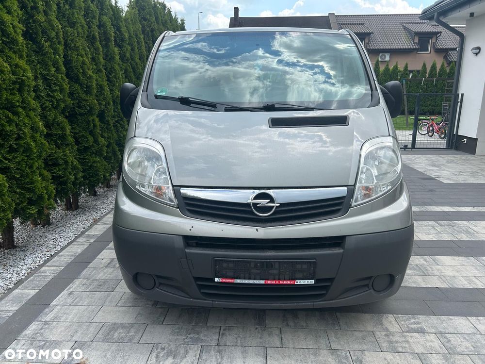 Opel Vivaro - 1