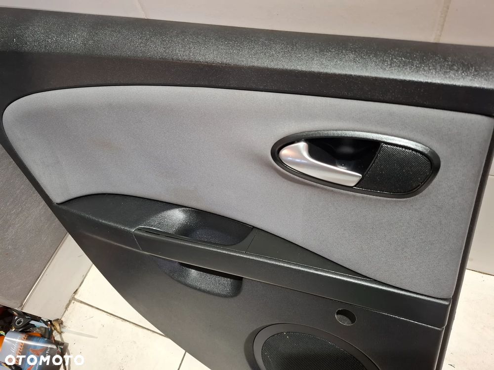 Boczek Drzwi lewy tył Seat Leon II R2010 materiał - 2