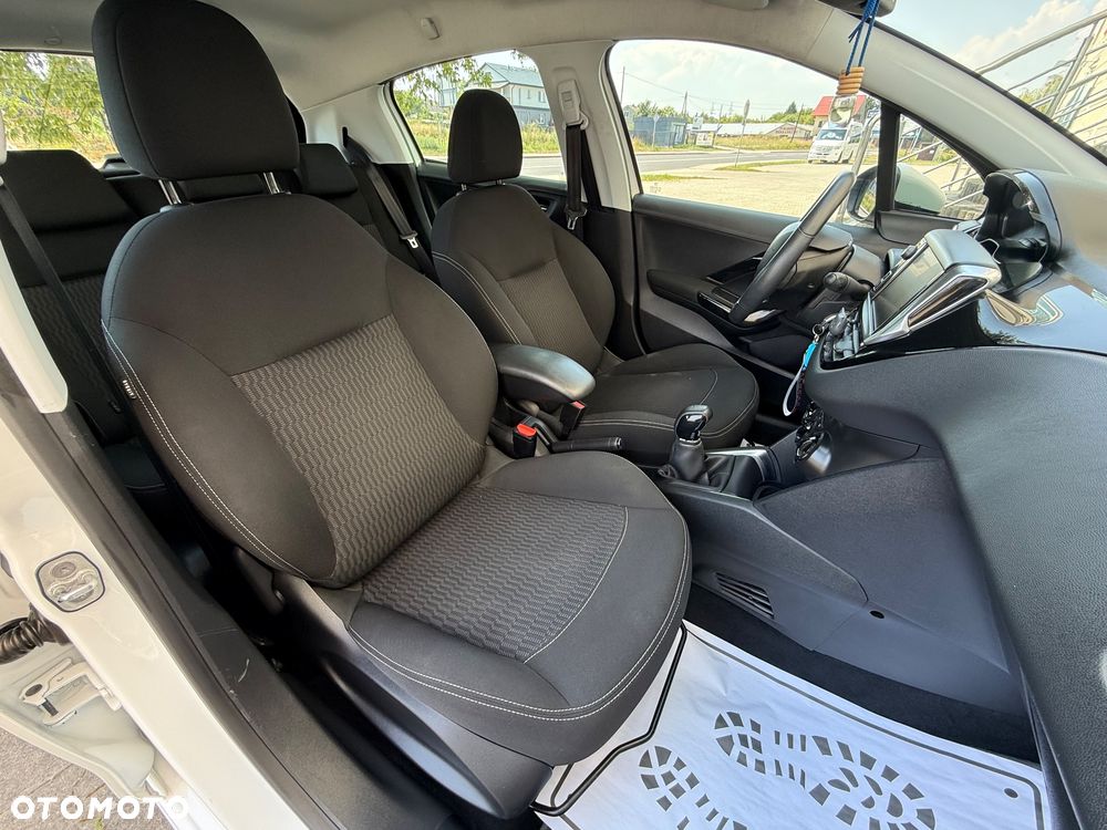 Peugeot 208 1.6 BlueHDi Active S&S - 19