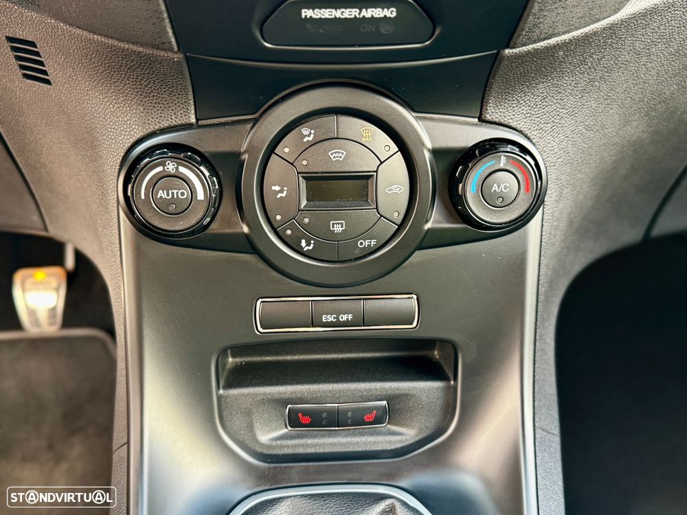 Ford Fiesta 1.6 EcoBoost c/ Pack Pele Desportiva ST - 26