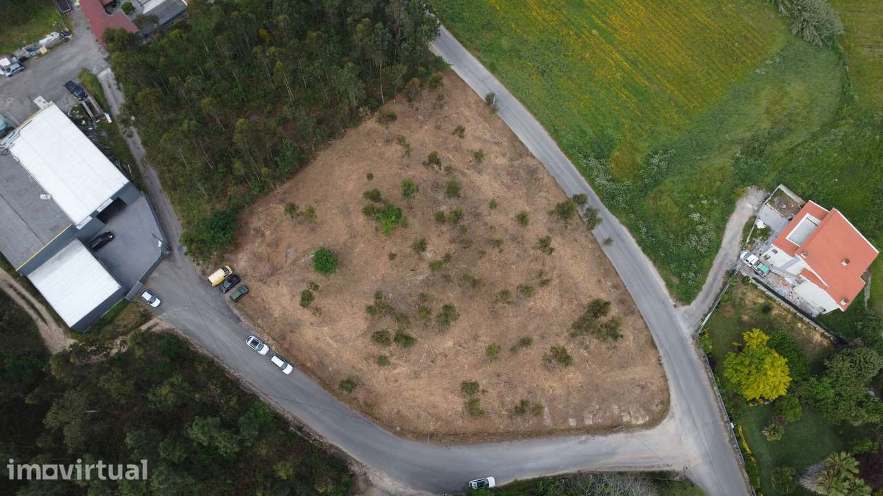 Terreno com 1200m² em Olival - Grande imagem: 2/7