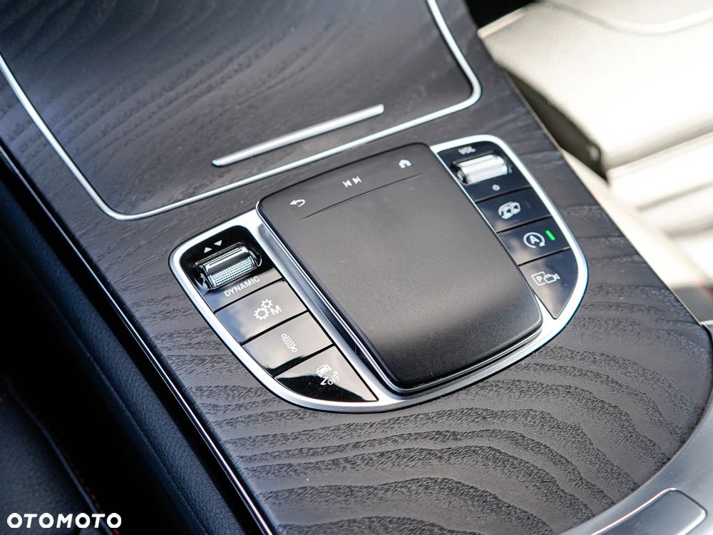 Mercedes-Benz GLC - 16