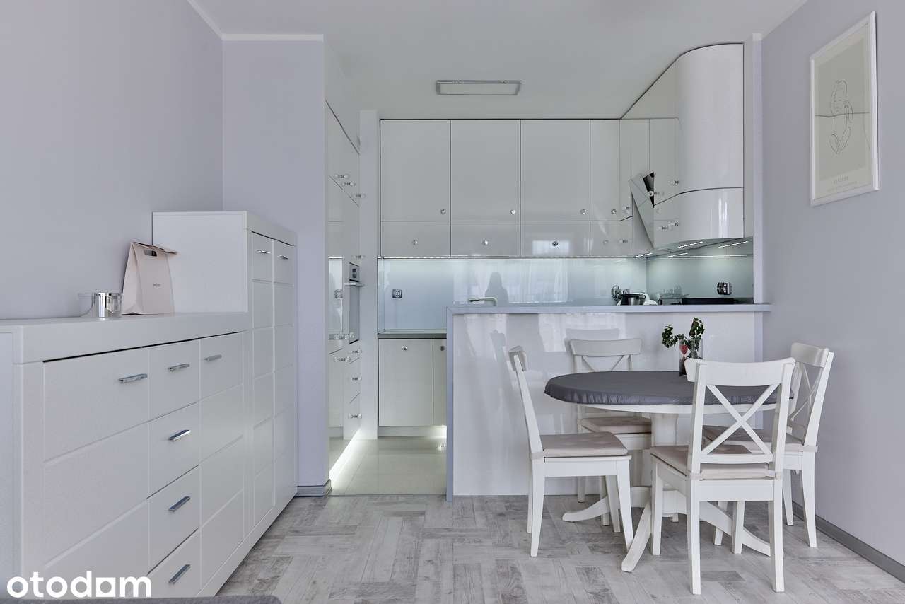 Wilanów 59,8 m2 + loggia + 2 miejsca postojowe .