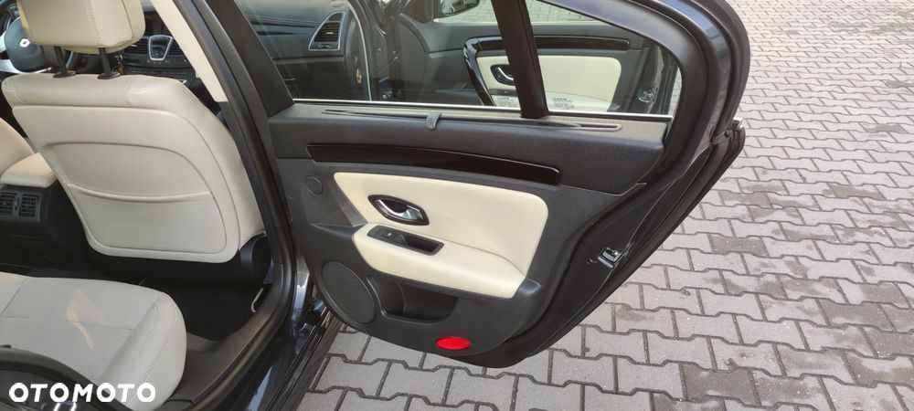 Renault Laguna dCi 180 FAP Initiale - 23