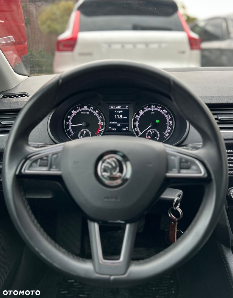 Skoda Octavia 2.0 TDI Clever DSG - 6