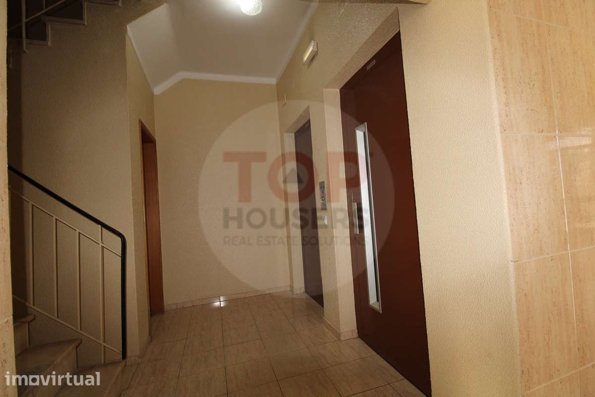 Apartamento T3 Remodelado na Primeira Linha de Mar – Quarteira - Grande imagem: 4/32