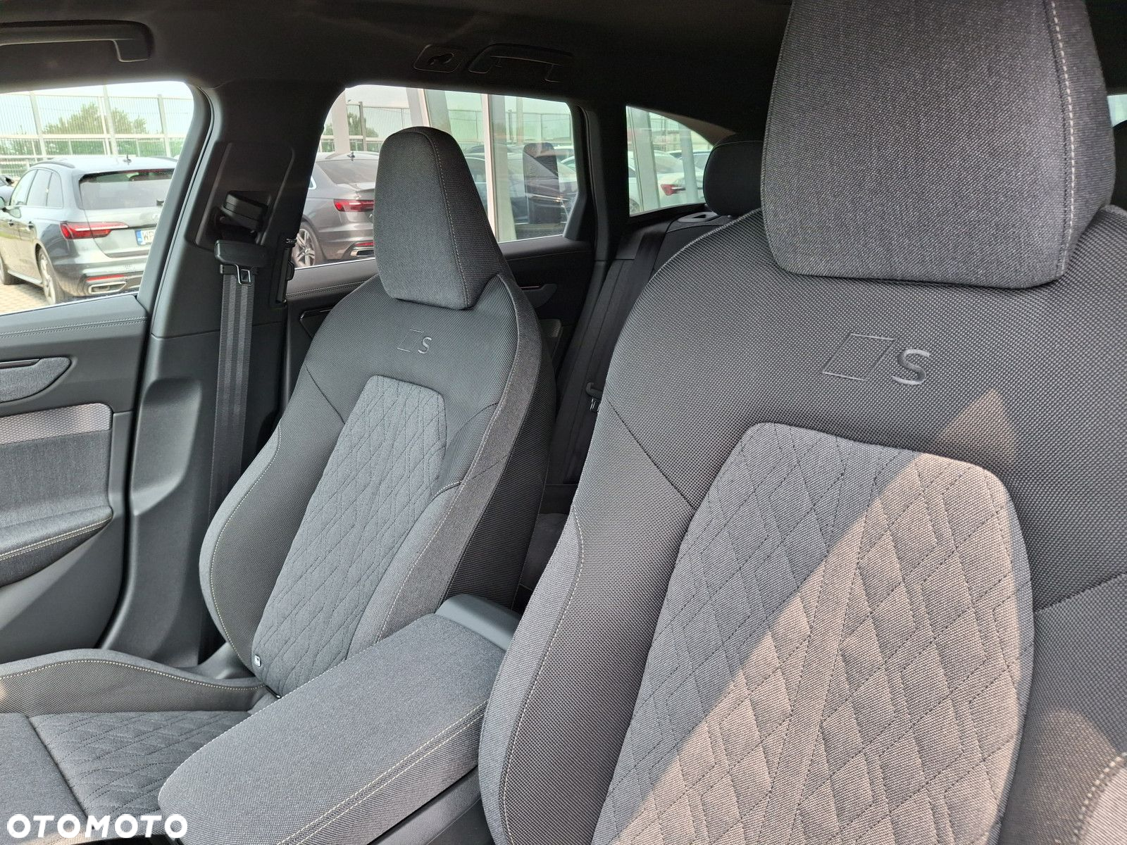 Audi A6 - 24