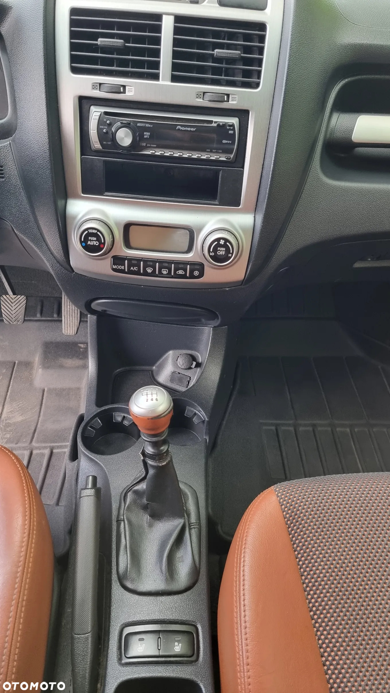 Kia Sportage - 16