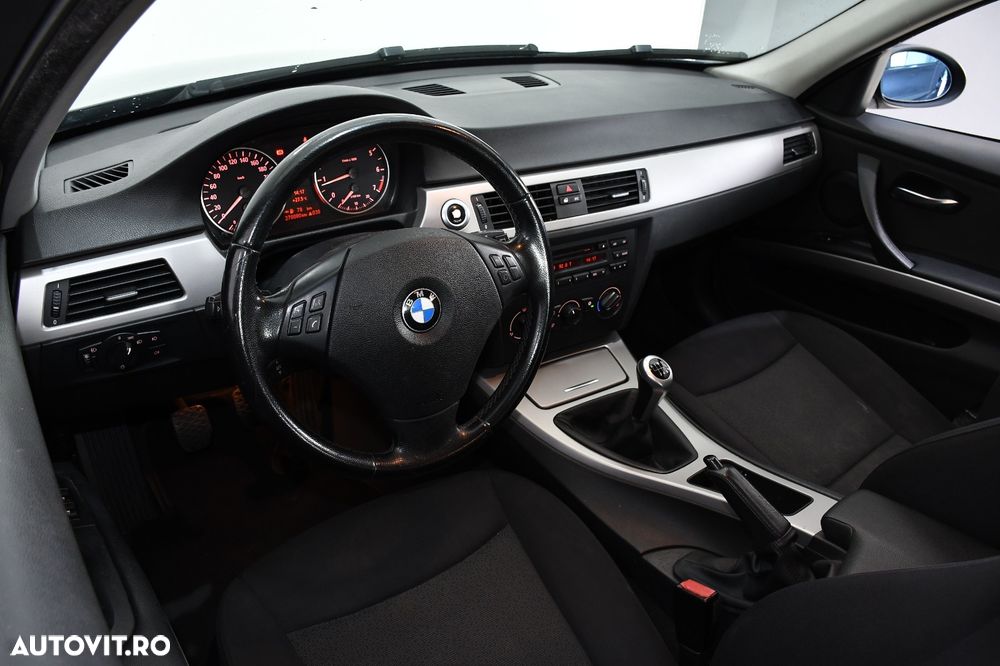 BMW Seria 3 318i - 8