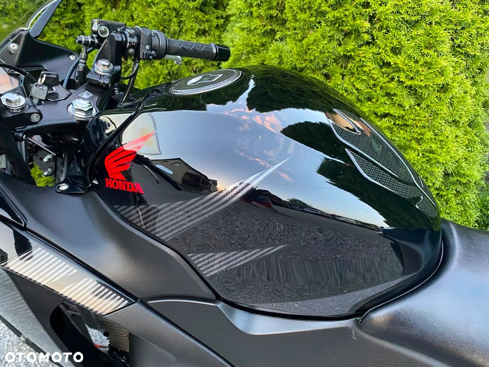 Honda CBR - 30
