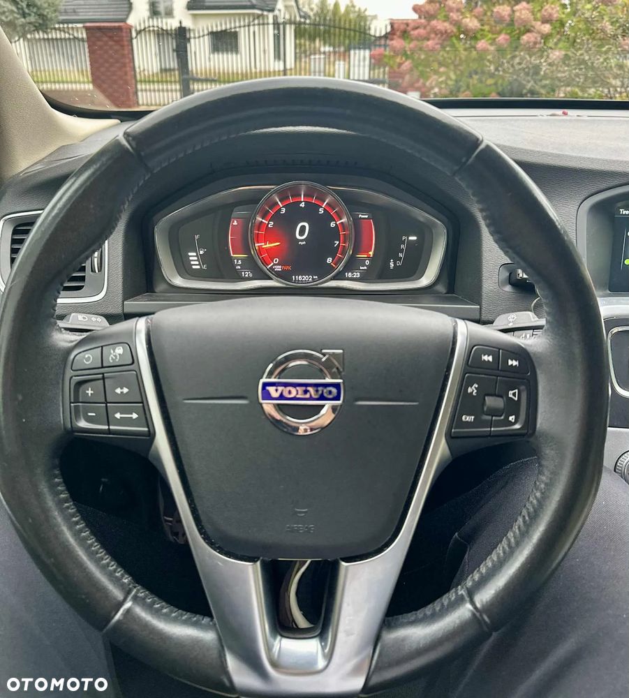 Volvo S60 T5 Drive-E Dynamic Edition (Momentum) - 18