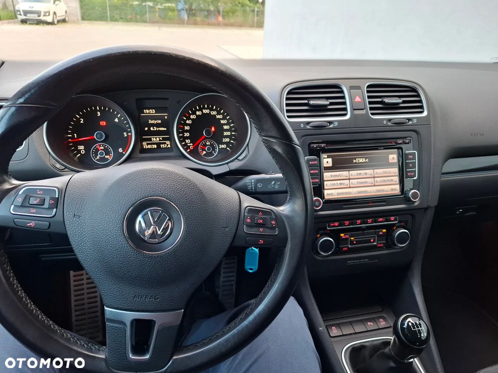 Volkswagen Golf 2.0 TDI DPF Highline - 26