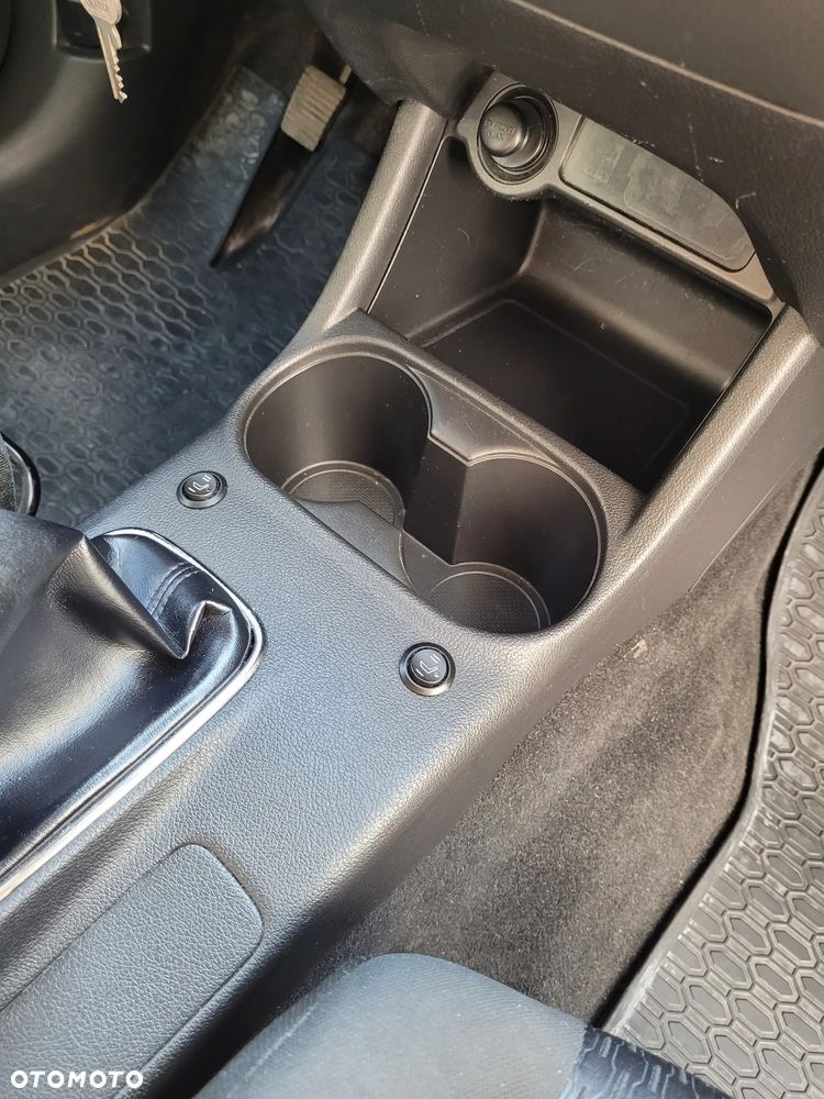 Mitsubishi Outlander 2.0 Intense 2WD - 12