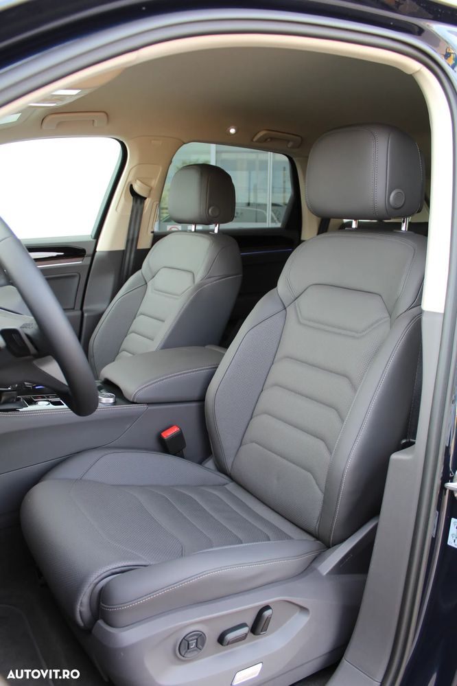 Volkswagen Touareg 3.0 V6 TDI SCR 4Motion Automatik Elegance - 32