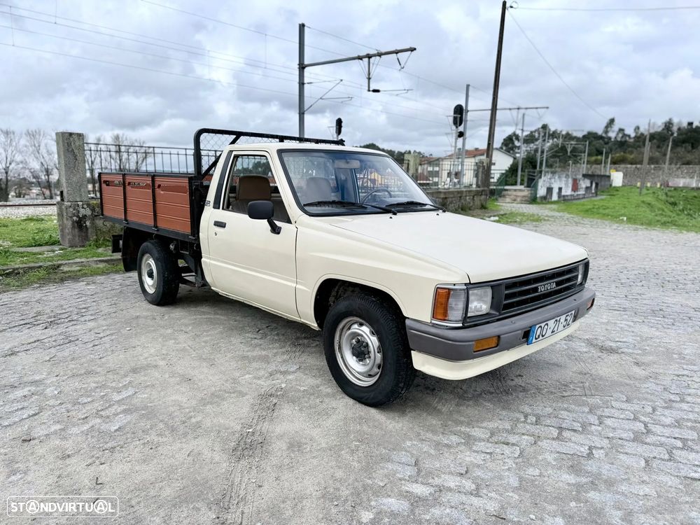 Toyota Hilux 2.4 D LN56L - 4