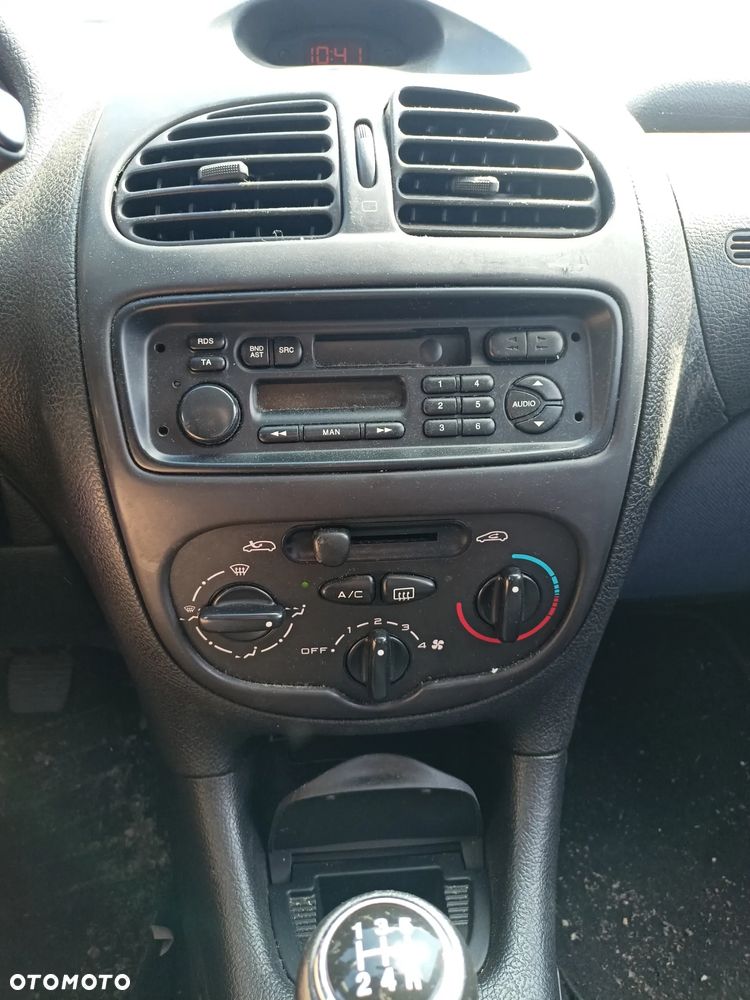 Peugeot 206 - 9