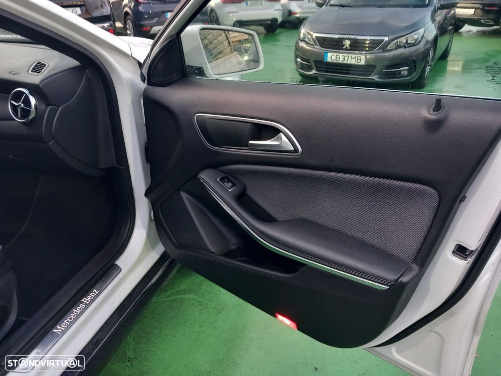 Mercedes-Benz GLA 180 CDI Urban Aut. - 10