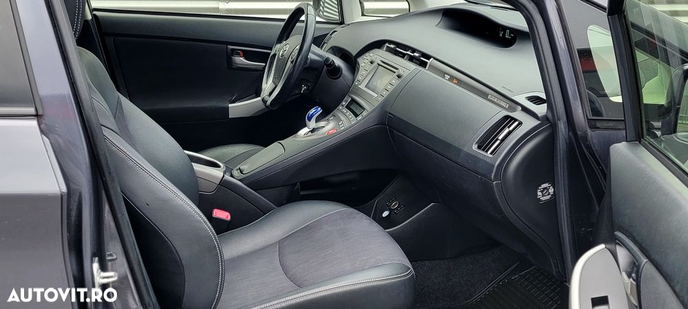 Toyota Prius ver--hybrid-life - 7