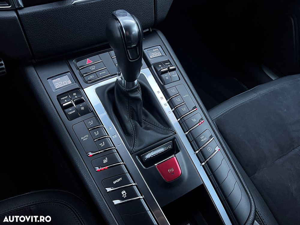 Porsche Macan 3.0 PDK S - 32