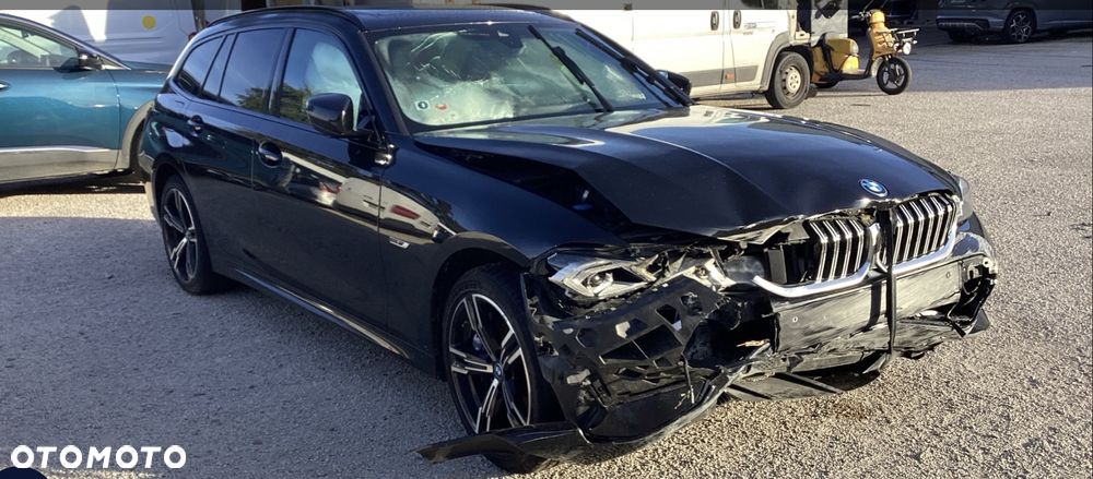 BMW Seria 3 330e M Sport - 1