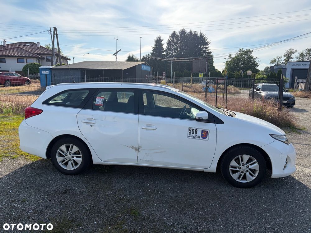 Toyota Auris - 4