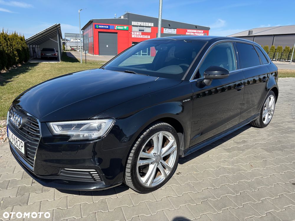 Audi A3 Sportback 1.4 TFSI e-tron S line Sportpaket - 2