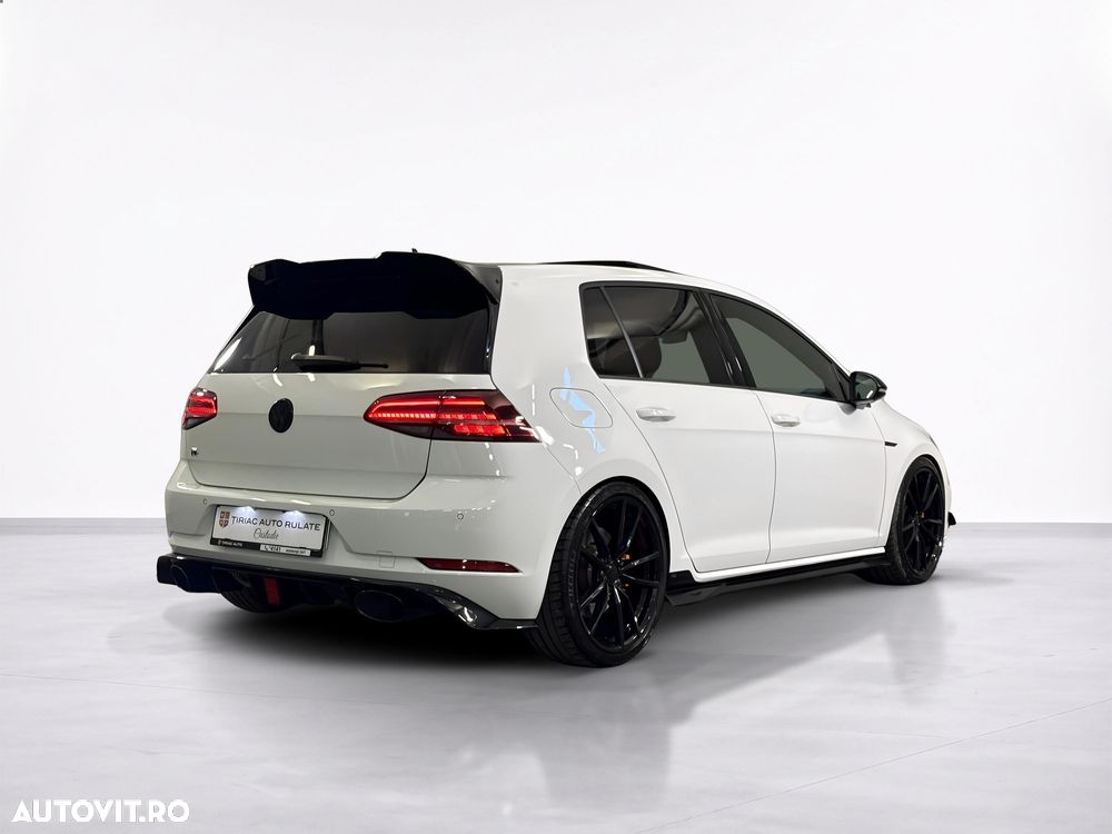 Volkswagen Golf - 6