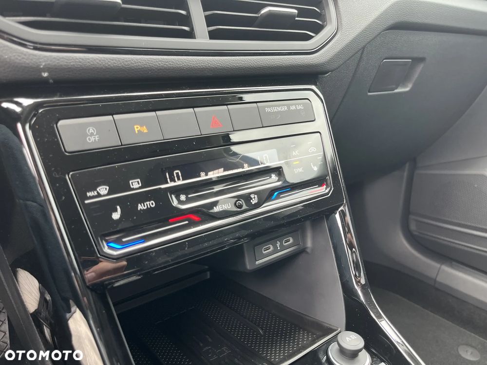 Volkswagen T-Cross 1.0 TSI Life Plus DSG - 37