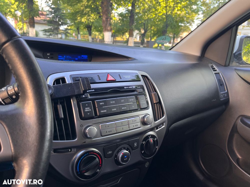 Hyundai i20 - 24