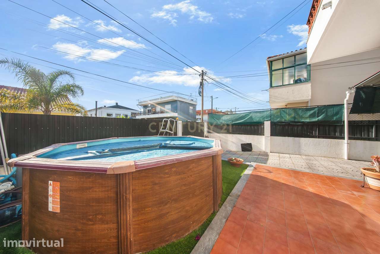 Moradia Geminada T3 com excelentes áreas, terreno e localização privil - Grande imagem: 3/36