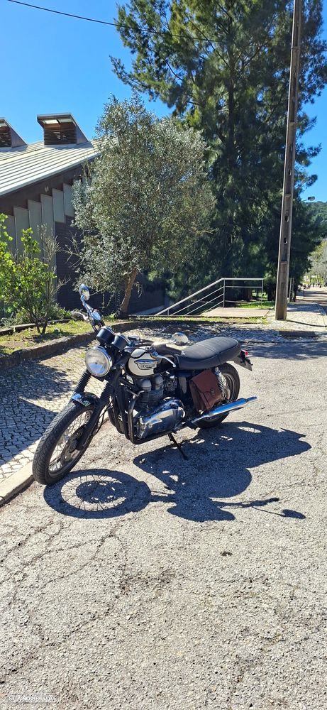 Triumph Bonneville T100 - 4